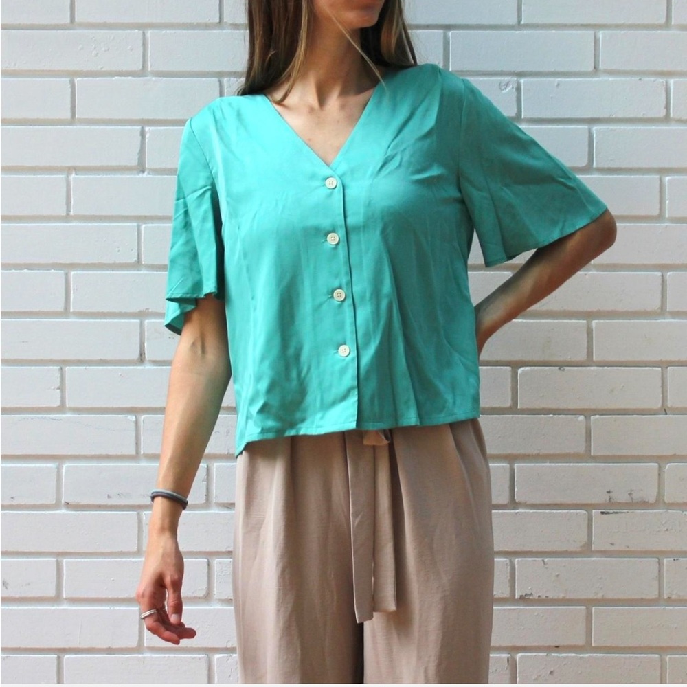 Frank and Oak - The Flutter Sleeve Blouse
